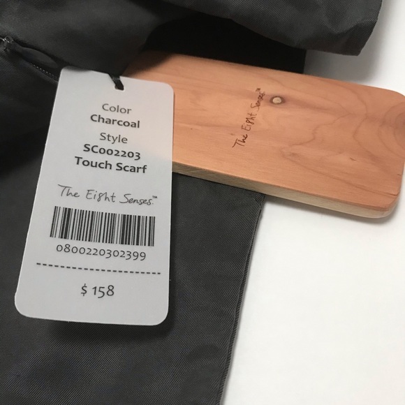 Touch Scarf - Unisex - Picture 3 of 10